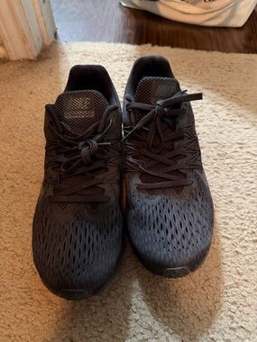 Nike Men's Black Athletic Running Shoes